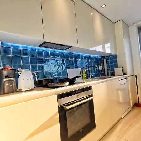 Bom Dia Parque Nacoes Lisboax * リスボン