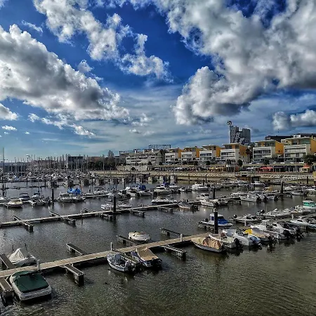 Bom Dia Parque Nacoes Lisboax Apartmán